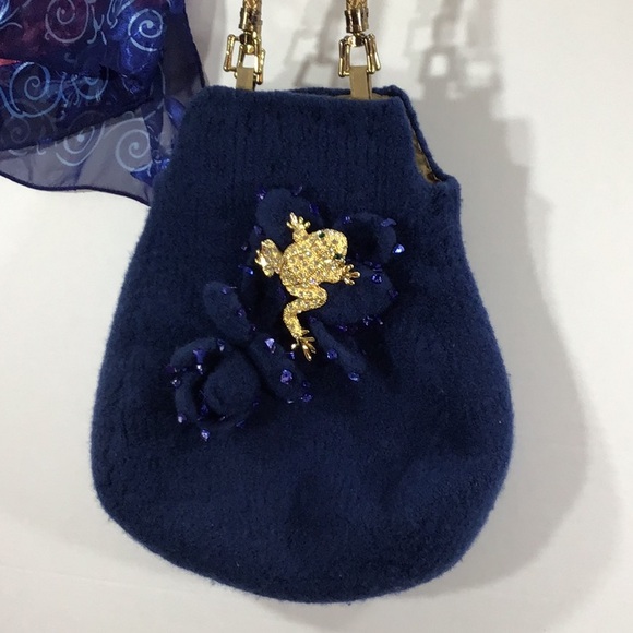 Vintage large rhinestone encrusted gold frog pin brooch - Picture 7 of 11